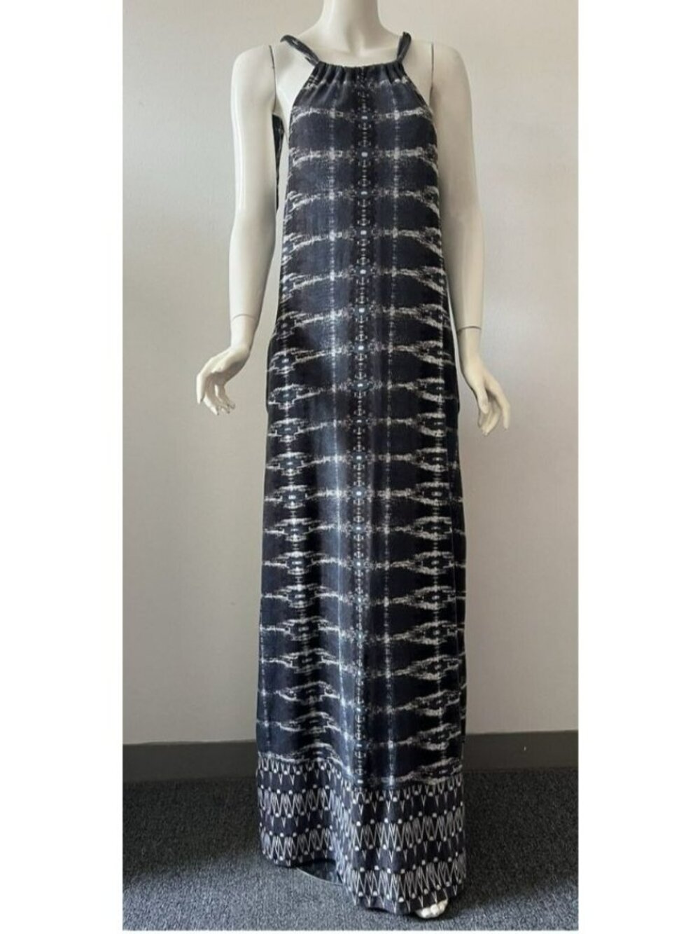 Athleta Halter Maxi Dress XS Black & White Abstract Print With Built-In Bra